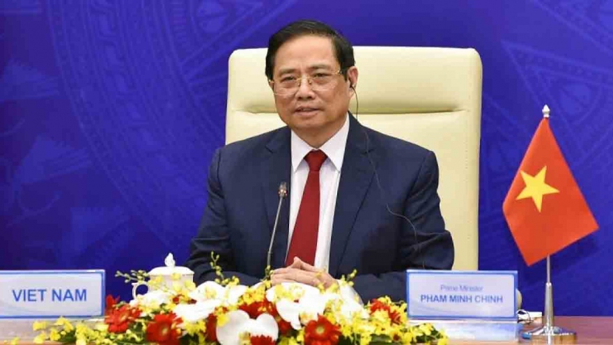 Vietnam diversifies energy sources, focuses on renewable energy, says PM